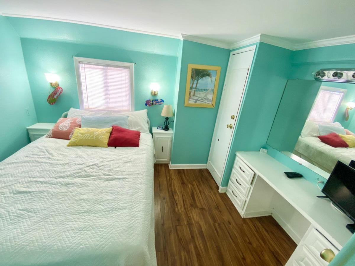 Holiday home Venture Out 646 Octopus Dr Comes With Golf Cart